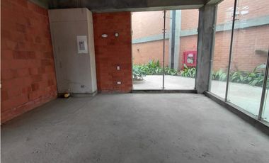 SE ALQUILA LOCAL EN PLAZA MADERO PARQUE VIVERO