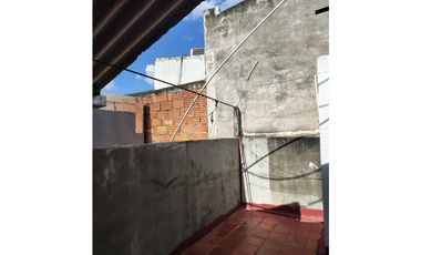 SE ARRIENDA  APARTAMENTO EN EL BARRIO EL MORA DE MONTERIA.