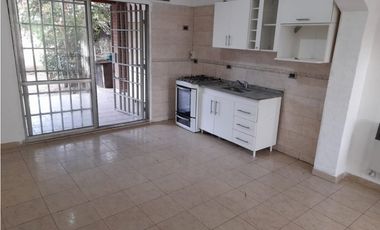 HERMOSO CHALET. LOTE PROPIO EN ALQUILER. VILLA UDAONDO