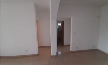 HERMOSO CHALET. LOTE PROPIO EN ALQUILER. VILLA UDAONDO