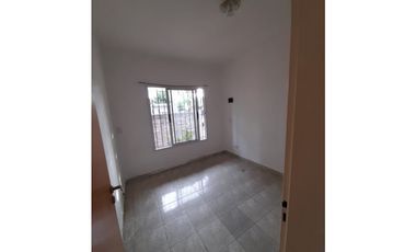 HERMOSO CHALET. LOTE PROPIO EN ALQUILER. VILLA UDAONDO