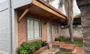 HERMOSO CHALET. LOTE PROPIO EN ALQUILER. VILLA UDAONDO