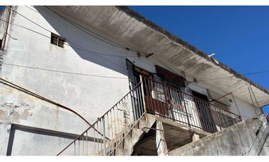 Venta local comercial+ 2 deptos 2 AMB - Merlo