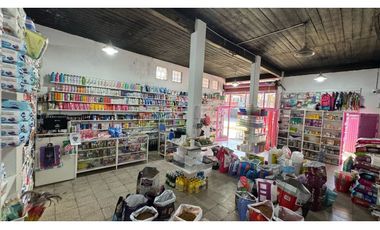 Venta local comercial+ 2 deptos 2 AMB - Merlo