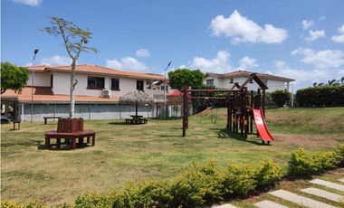 VENTA CASA PH SPRING HILLS EN PUERTO CAIMITO LA CHORRERA (OF)