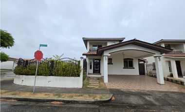 VENTA CASA PH SPRING HILLS EN PUERTO CAIMITO LA CHORRERA (OF)
