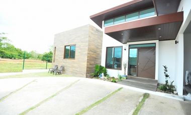 SE ALQUILA CASA EN PENONOME VIA LA PINTADA DE 4 HABITACIONES