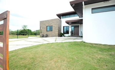 SE ALQUILA CASA EN PENONOME VIA LA PINTADA DE 4 HABITACIONES