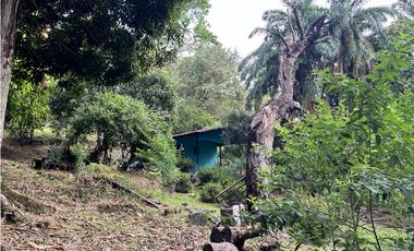 Venta de terreno con casa frente al Río Pacora, Vía hacia San Miguel