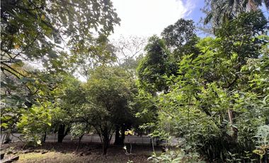 Venta de terreno con casa frente al Río Pacora, Vía hacia San Miguel