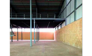 SE VENDE GALERA DE 1603M EN PARQUE INDUSTRIAL MILLA 8 CON MEZANINNE