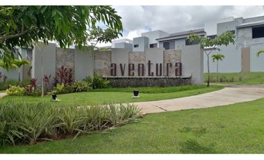 SE VENDE CASA EN BRISAS DEL GOLF PH AVENTURA DE 4 HABITACIONES Y PATIO