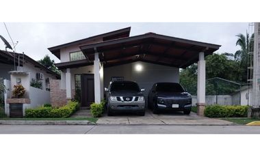 SE VENDE CASA EN ARRAIJAN RES. VISTA VERDE 3 HABITACIONES EN ESQUINA
