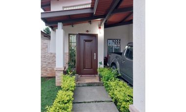 SE VENDE CASA EN ARRAIJAN RES. VISTA VERDE 3 HABITACIONES EN ESQUINA