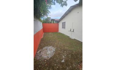 ALQUILER – CASA EN VILLA LUCRE