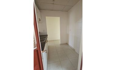 ALQUILER – CASA EN VILLA LUCRE