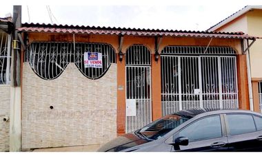 Venta de casa en Villa Licia, Don Bosco