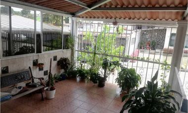 Vendo casa en Villa Lucre