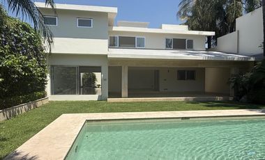 Impecable residencia Moderna