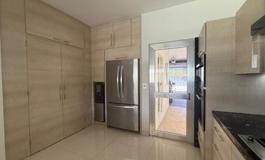 Impecable residencia Moderna