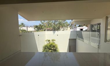 Impecable residencia Moderna