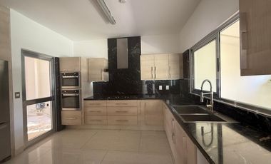 Impecable residencia Moderna