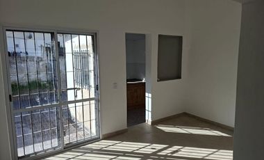 Casa PH en alquiler en Ezpeleta Este