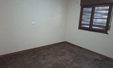 Casa PH en alquiler en Ezpeleta Este