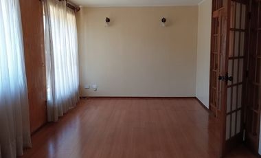 Casa en Arriendo en Casa en Villa Antigual 3D 3B, estacionamiemto amplio techado, Puerto Montt