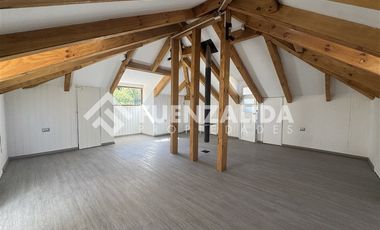 Casa en Arriendo en Cam. La Alameda