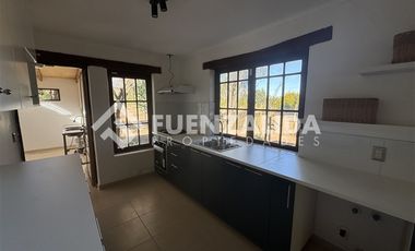 Casa en Arriendo en Cam. La Alameda