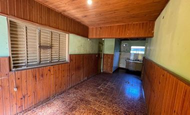 VENTA DE CASA 3 AMBIENTES EN EZEIZA - LOTE DE 217 M² - OPORTUNIDAD