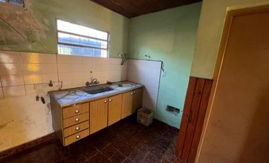 VENTA DE CASA 3 AMBIENTES EN EZEIZA - LOTE DE 217 M² - OPORTUNIDAD