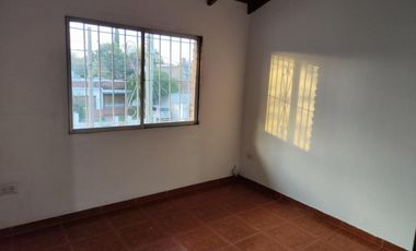 ALQUILER DE DEPARTAMENTO 3 AMBIENTES CON COCHERA DESCUBIERTA - MONTEGRANDE - SOLO 2 PERSONAS