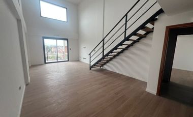 VENTA DE MUY AMPLIO DEPARTAMENTO 2 AMBIENTES CON COCHERA - MONTE GRANDE