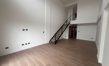 VENTA DE MUY AMPLIO DEPARTAMENTO 2 AMBIENTES CON COCHERA - MONTE GRANDE