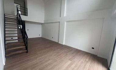 VENTA DE MUY AMPLIO DEPARTAMENTO 2 AMBIENTES CON COCHERA - MONTE GRANDE