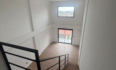 VENTA DE MUY AMPLIO DEPARTAMENTO 2 AMBIENTES CON COCHERA - MONTE GRANDE