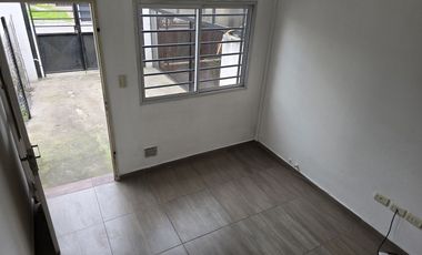 VENTA DE DUPLEX 3 AMBIENTES A LA CALLE CON COCHERA - TOTALMENTEINDEPENDIENTE - SIN EXPENSAS - LUIS GUILLÓN