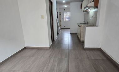 VENTA DE DUPLEX 3 AMBIENTES A LA CALLE CON COCHERA - TOTALMENTEINDEPENDIENTE - SIN EXPENSAS - LUIS GUILLÓN