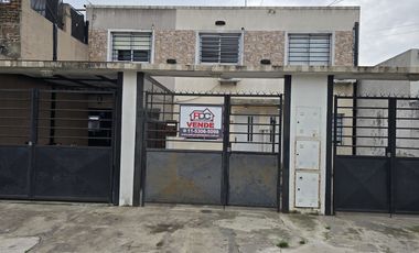 VENTA DE DUPLEX 3 AMBIENTES A LA CALLE CON COCHERA - TOTALMENTEINDEPENDIENTE - SIN EXPENSAS - LUIS GUILLÓN