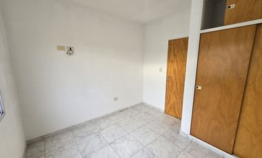 VENTA DE DUPLEX 3 AMBIENTES A LA CALLE CON COCHERA - TOTALMENTEINDEPENDIENTE - SIN EXPENSAS - LUIS GUILLÓN