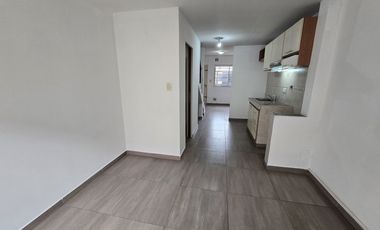 VENTA DE DUPLEX 3 AMBIENTES A LA CALLE CON COCHERA - TOTALMENTEINDEPENDIENTE - SIN EXPENSAS - LUIS GUILLÓN