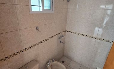 ALQUILER DE DEPARTAMENTO 2 AMBIENTES EN MONTE GRANDE - MODERNO - SINCOCHERA