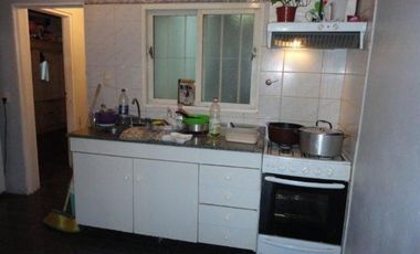 INMUEBLE COMPUESTO POR 2 CASAS - IDEAL RENTA