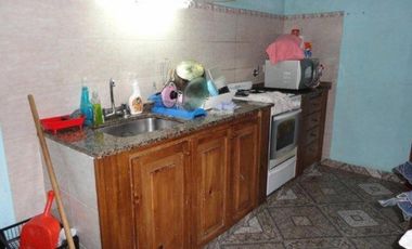 INMUEBLE COMPUESTO POR 2 CASAS - IDEAL RENTA