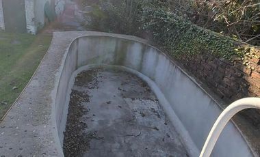 VENTA DE CHALET 4 AMBIENTES CON PILETA - LOTE DE 300 M² - LUIS GUILLÓN