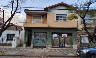 VENTA DE CASA MÁS LOCAL COMERCIAL Y COCHERA - VENTA EN BLOCK - MONTE GRANDE CENTRO