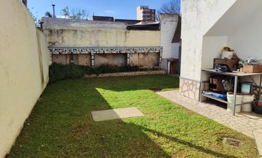 VENTA DE CASA MÁS LOCAL COMERCIAL Y COCHERA - VENTA EN BLOCK - MONTE GRANDE CENTRO