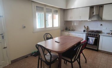 VENTA DE CASA MÁS LOCAL COMERCIAL Y COCHERA - VENTA EN BLOCK - MONTE GRANDE CENTRO